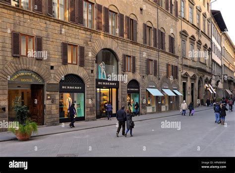 burberry via tornabuoni immergas firenze|Burberry .